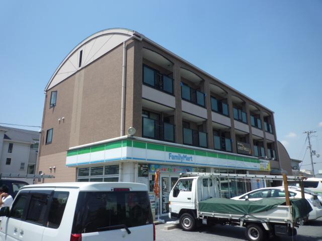 メゾンボヌール コンビ二：ファミリーマート河南一須賀店　415m