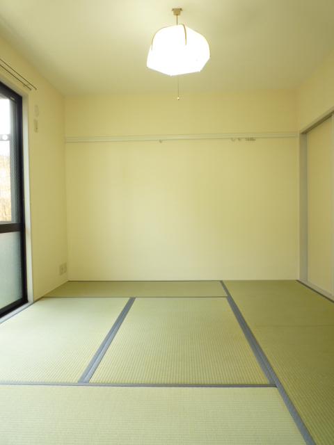 パークハイツB棟 和室６帖