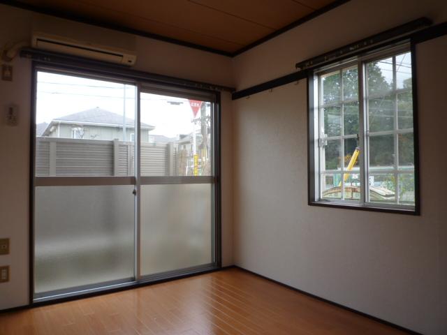 西井ハイツ ベッドルーム_339_516_4.jpg